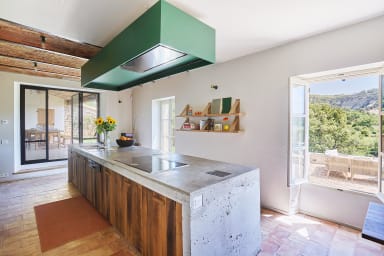 Dream property to rent in the heart of the Luberon