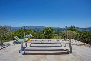 Sublime villa à louer avec piscine et vue sur le Mont Ventoux