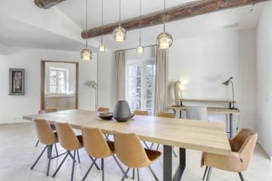 Vacances de rêve dans spacieuse maison en pierre avec piscine chauffée