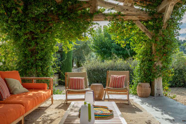 Magnificent house to rent with heated swimming pool in Provence
