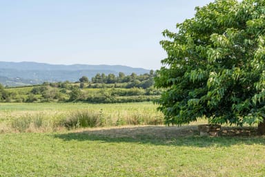 Exceptional property to rent in the heart of the Petit Luberon