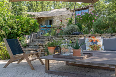 Magnifique maison en pierres à louer avec piscine chauffée en Provence