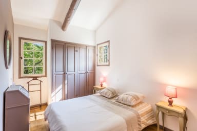 Exceptional quality of life for this villa to rent in Ménerbes