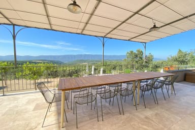 Absolute relaxation for this maison to rent in Viens in Provence