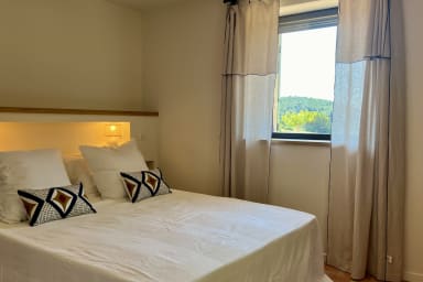 Chambre 2 avec salle de bain