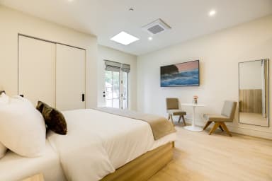 King-size bed, sleeps 2,  Sony Smart TV