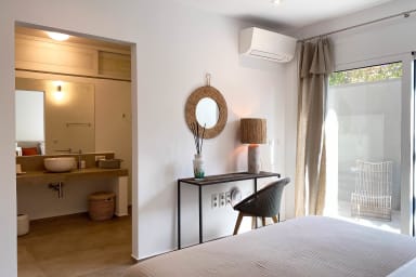 basement guest room with its terrace with direct access to the ground floor