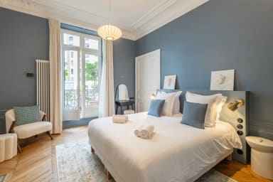 Chambre 1 avec lit king size (180x200)