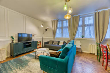 Salon avec vue sur la place du Vieux Marché à Rouen