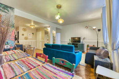 Table à manger et nécessaire de cuisine