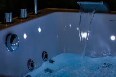 Baignoire balnéo