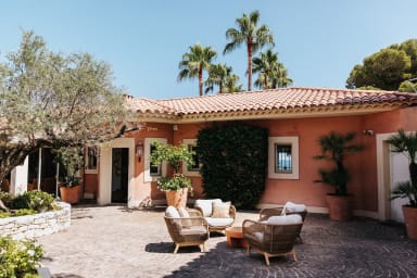 location-prestigieuse-villa-boussole-cote-dazur-exterieur
