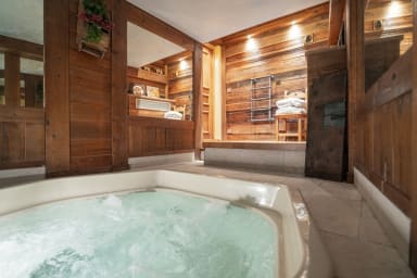 location-luxe-chalet-igloo-courchevel-1850-jacuzzi