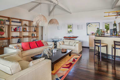 location-prestigieuse-villa-boussole-cote-dazur-salon