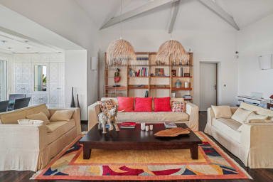 location-famille-prestigieuse-villa-boussole-cote-dazur-salon