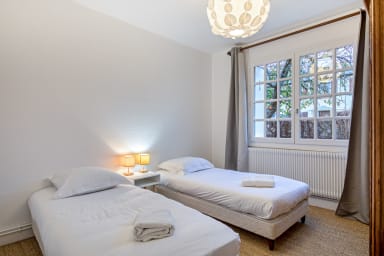 Chambre avec 2 lits simples