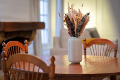 Table à manger avec assises