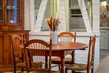 Table à manger pour des moments conviviaux ou de travail