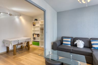 Salon avec table à manger