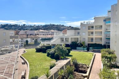 Appartement Avec Terrasse à Cavalaire-sur-mer - Cavalaire-sur-Mer