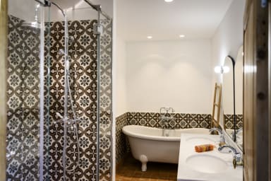 Bathroom 3 room 3