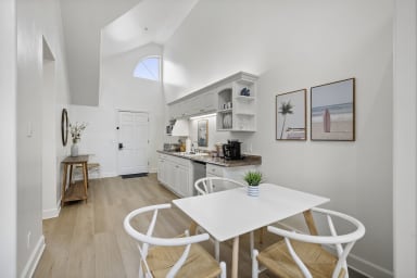 Chic 3-seater dining area