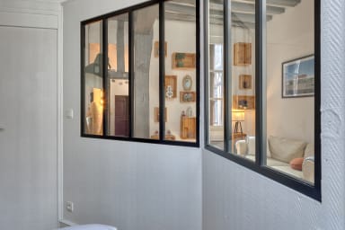 Vue de la chambre sur le salon