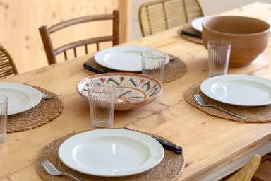 Très belle table à manger pour partager de délicieux repas conviviaux