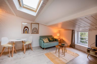 Charming Bright Apartment In The Heart Of The City - La Rochelle