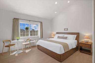 King-size bed, sleeps 2 (Cool Gel Chill memory foam mattress)