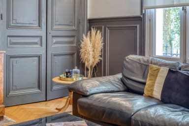 Salon confortable avec décoration moderne