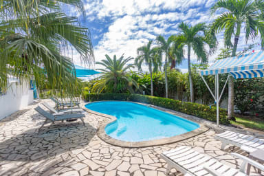 Photo de Villa en location saisonnière à Sainte-Anne en Guadeloupe 