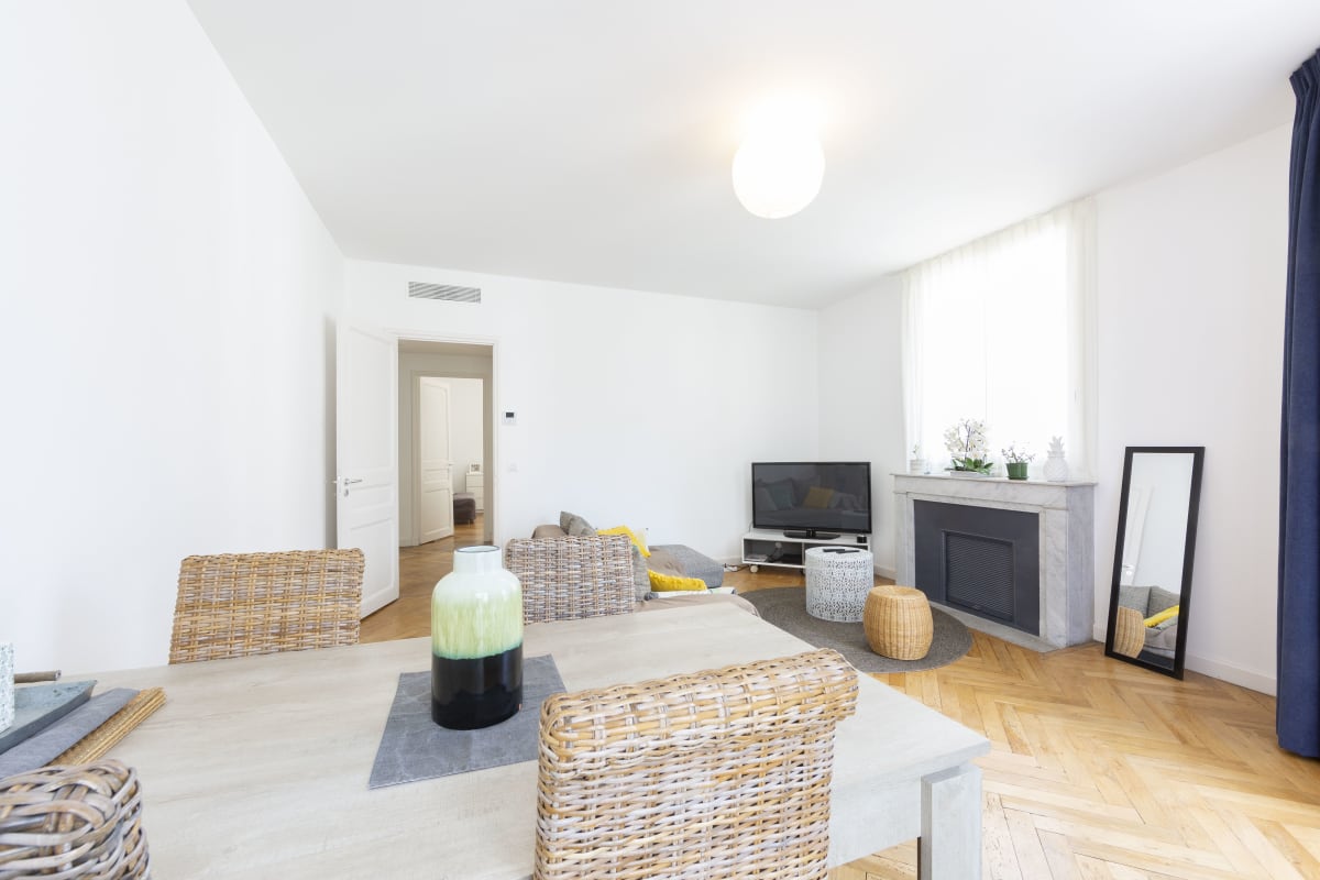  immobilier  Appartement moderne de 90 m2 dans la rue d'Antibes & Croisette à 200 metres