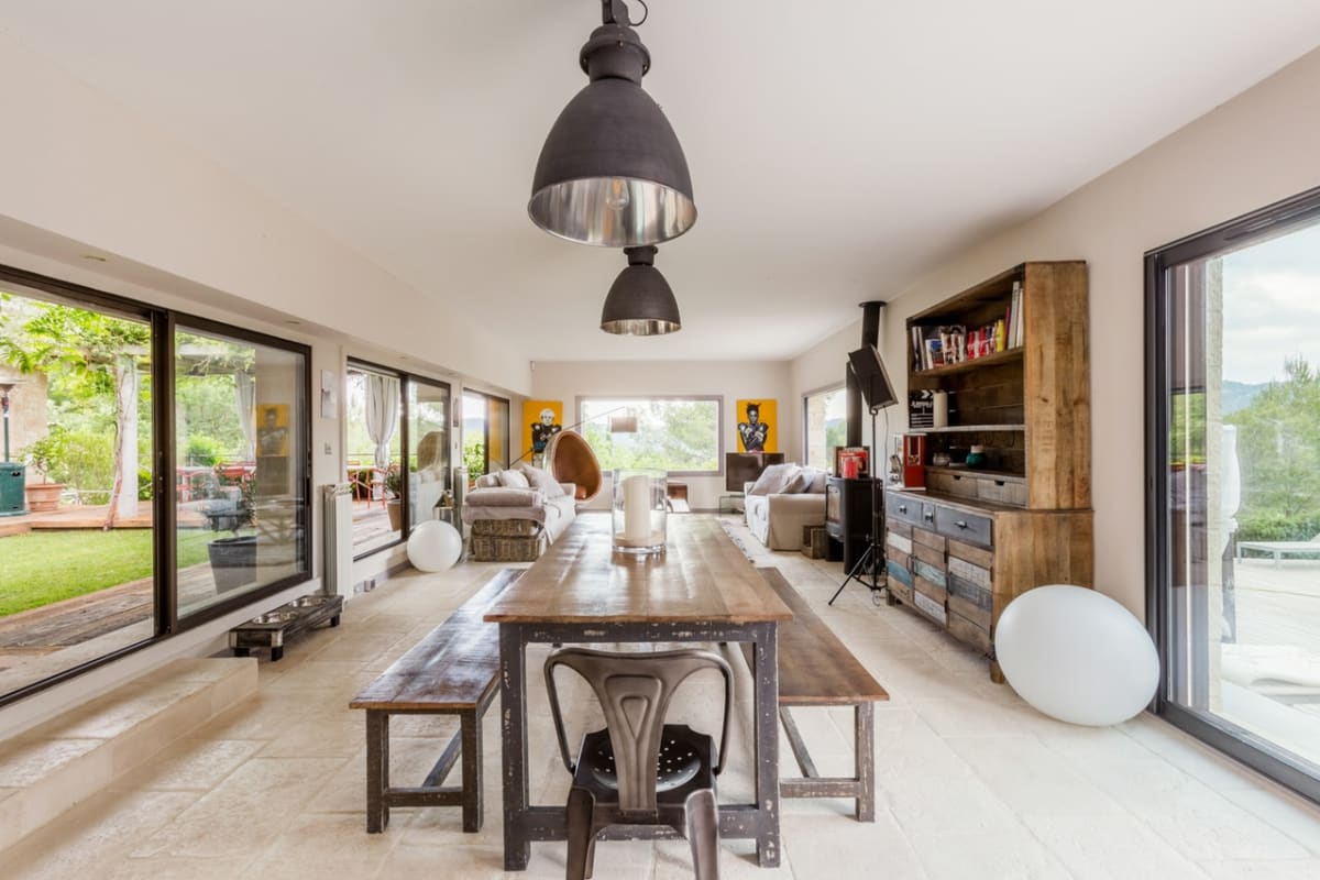  immobilier  Superbe villa avec vue, entre Aix en Provence et Luberon