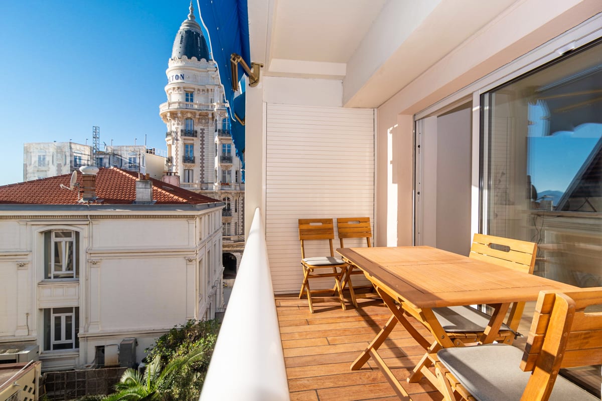  Appartement 4* Croisette 3 pcs rénové 800m Palais balcon & aperçu mer Olam Properties 