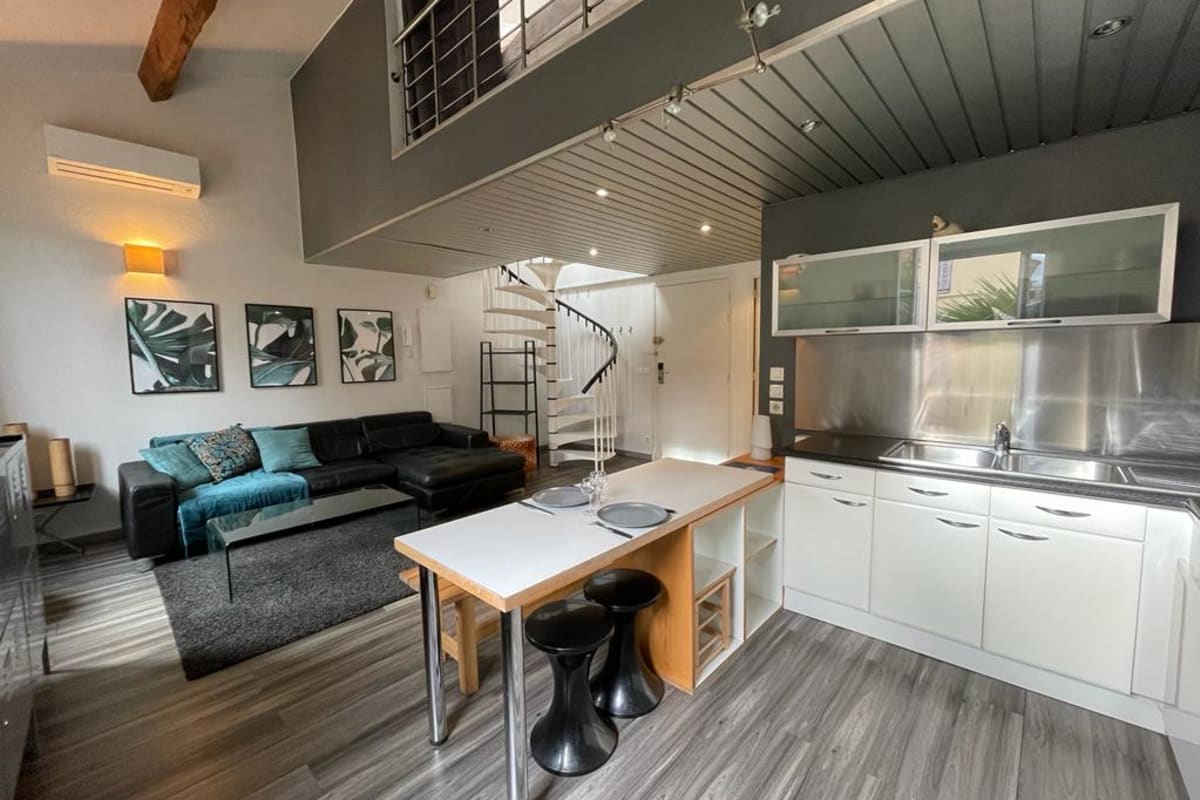  Riouffe duplex T3 climatisé dans le coeur de Cannes 