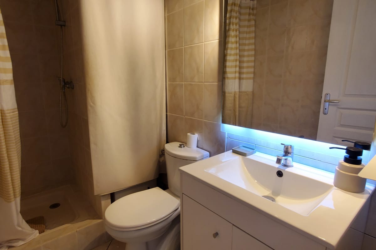 Immobilier T2 moderne proche gare avec piscine  