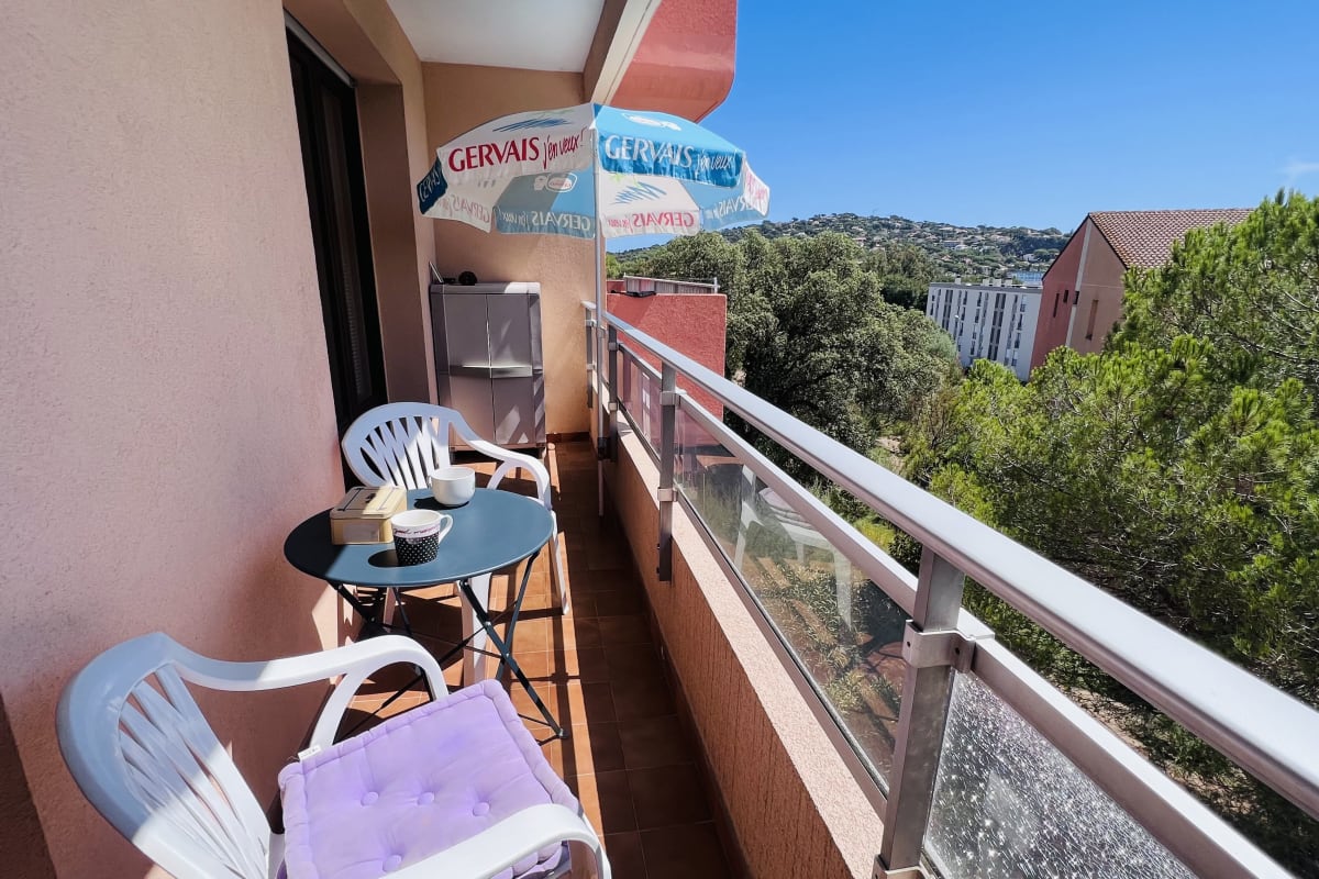 Havre de paix avec balcon à Sainte-Maxime