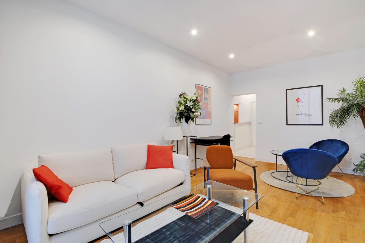 A Superb 1 BR in Saint Germain des Pres a Paris 07 Pick A flat