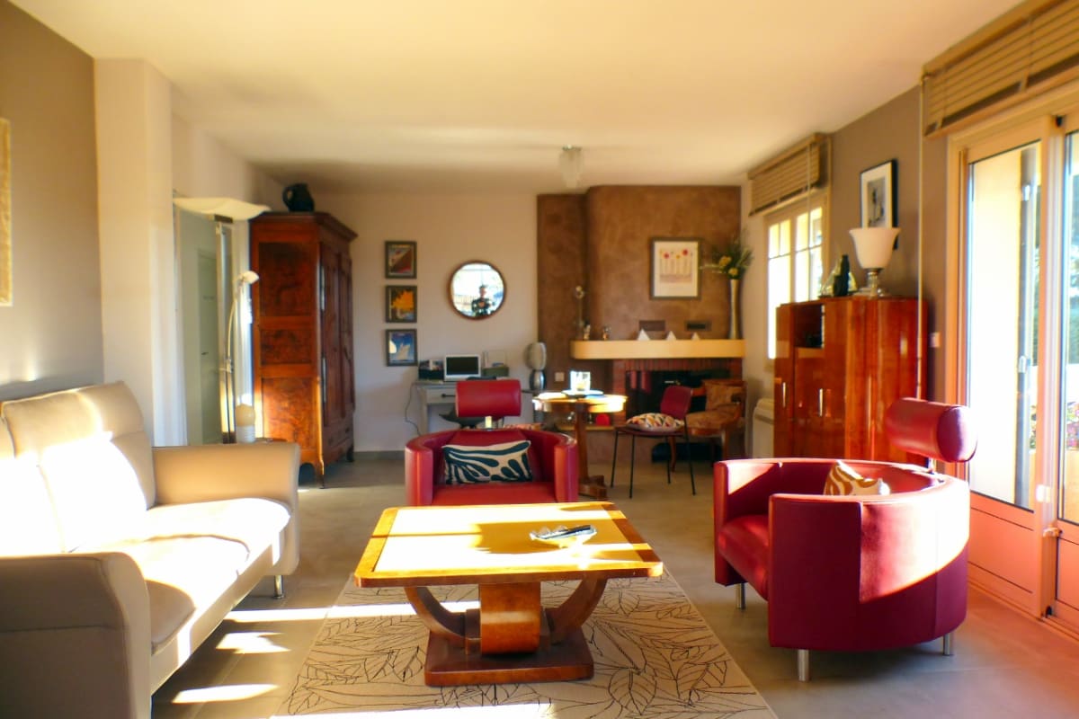 Immobilier villa de charme avec jardin et piscine   