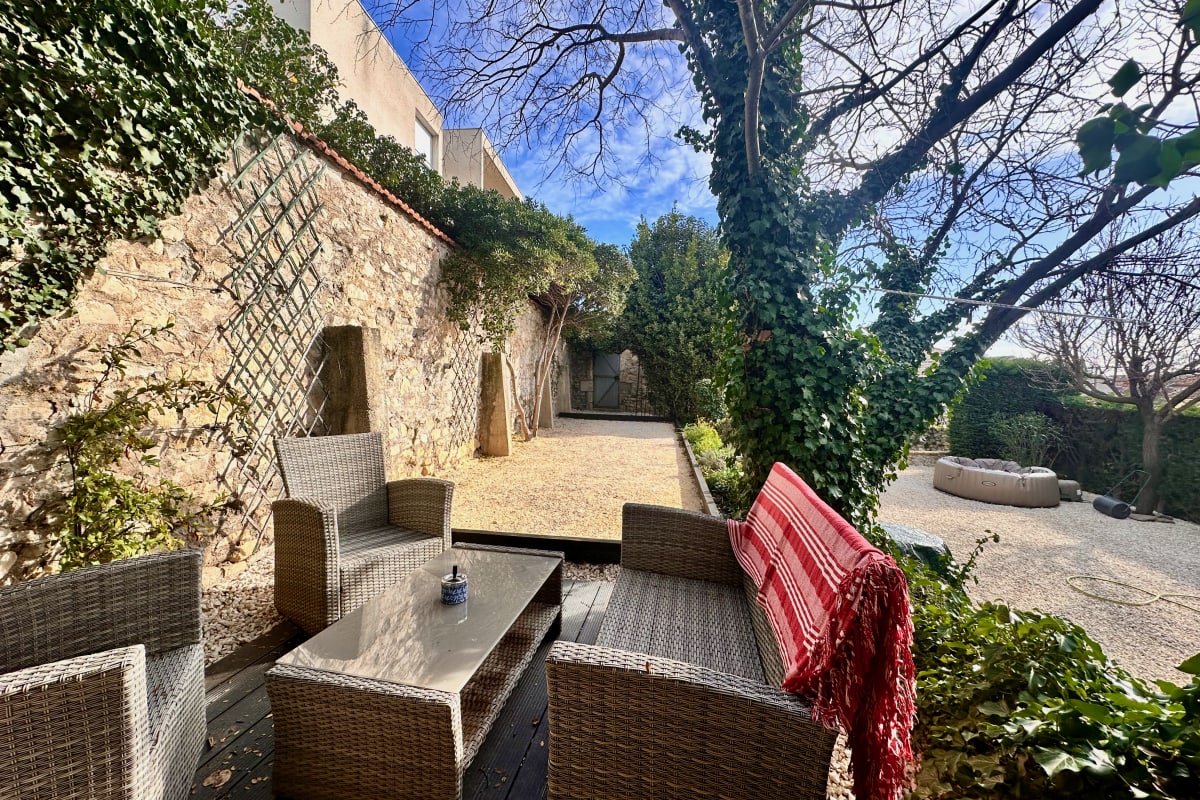 Maison La Maison de la fontaine - Jardin et jacuzzi  