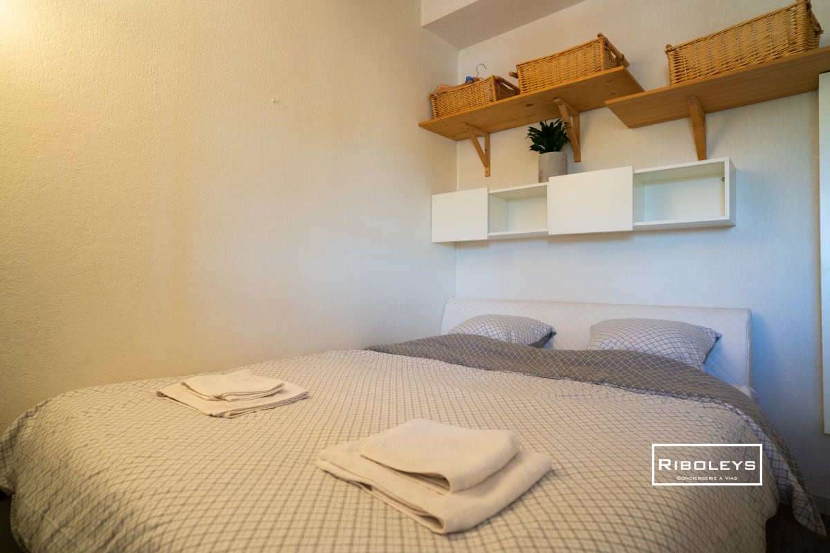  Vias-Plage - Appartement climatisé avec piscine face à la mer 