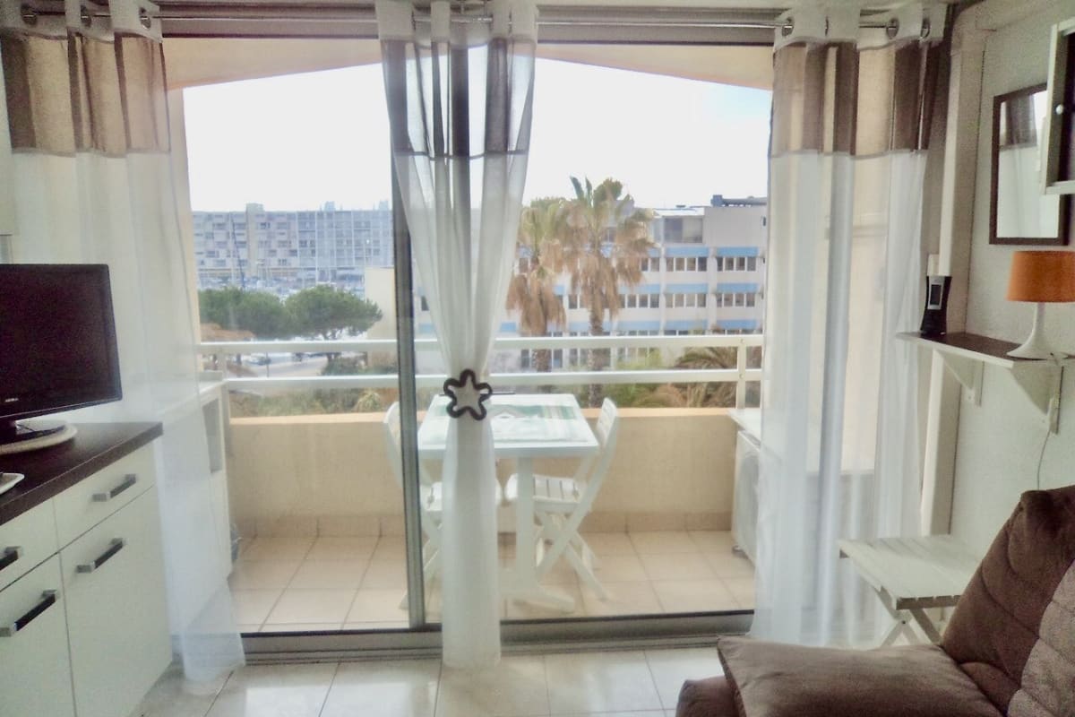 Appartement Charmant studio proche du port 