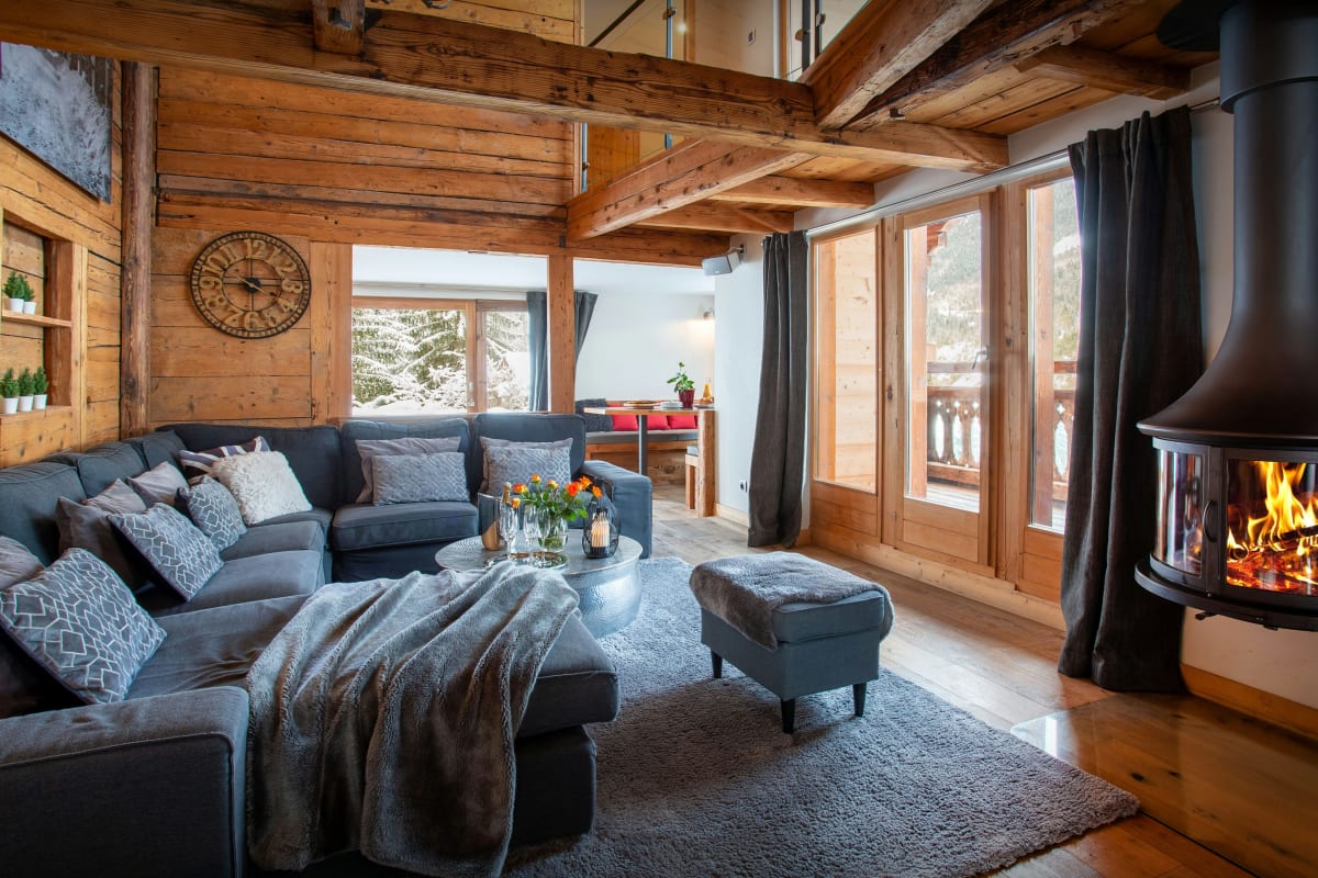 Chalet   Séjour alpin tout luxe pour 15 - cinema, piscine et spa - OVO Network