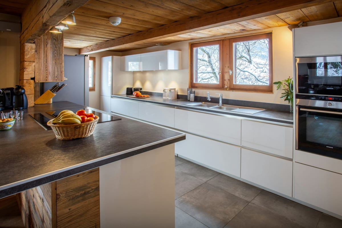 Immobilier Séjour alpin tout luxe pour 15 - cinema, piscine et spa - OVO Network  