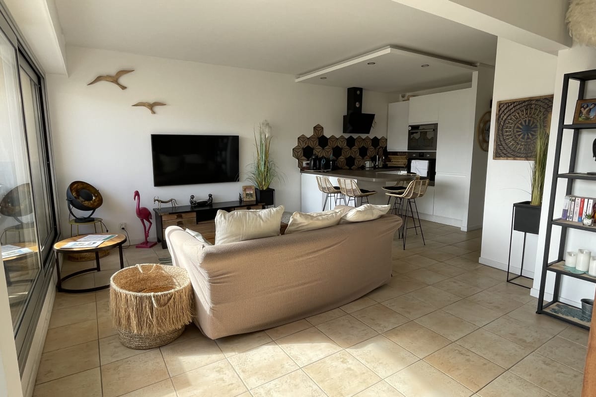  immobilier  Le Port Camargue- 2 chambres, climatisation, terrasse et piscine !
