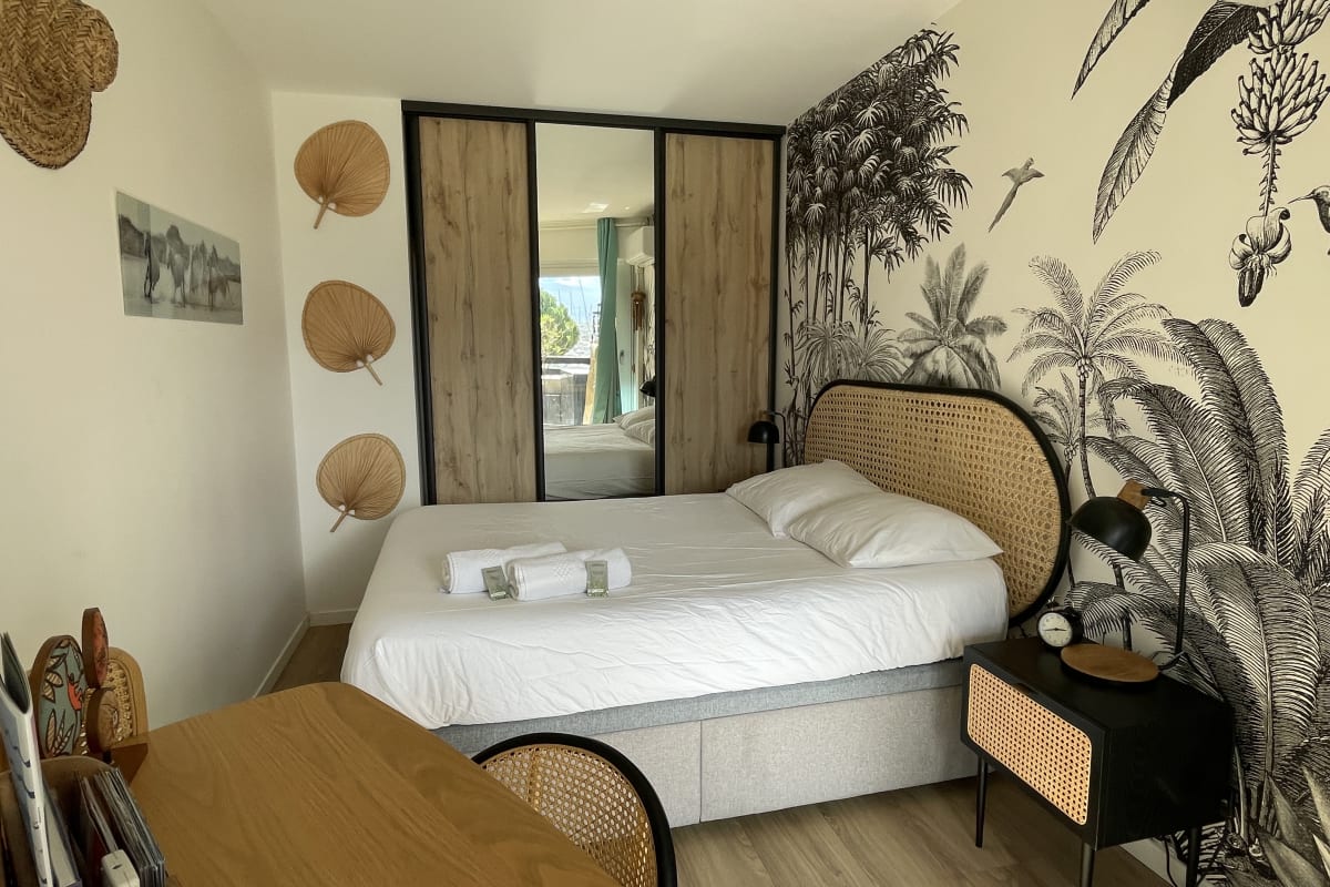 Appartement   Le Port Camargue- 2 chambres, climatisation, terrasse et piscine !
