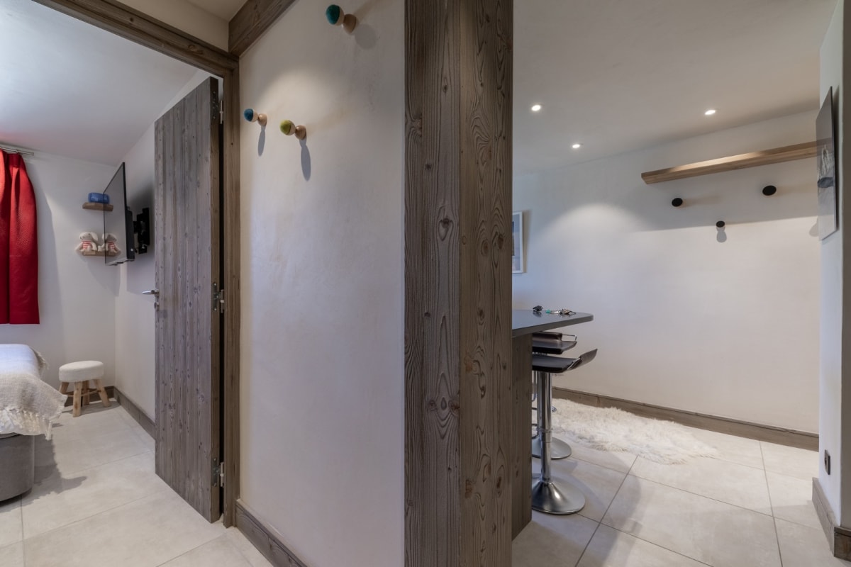 Immobilier Grand Sud - Joli deux chambres renové au pied des pistes   