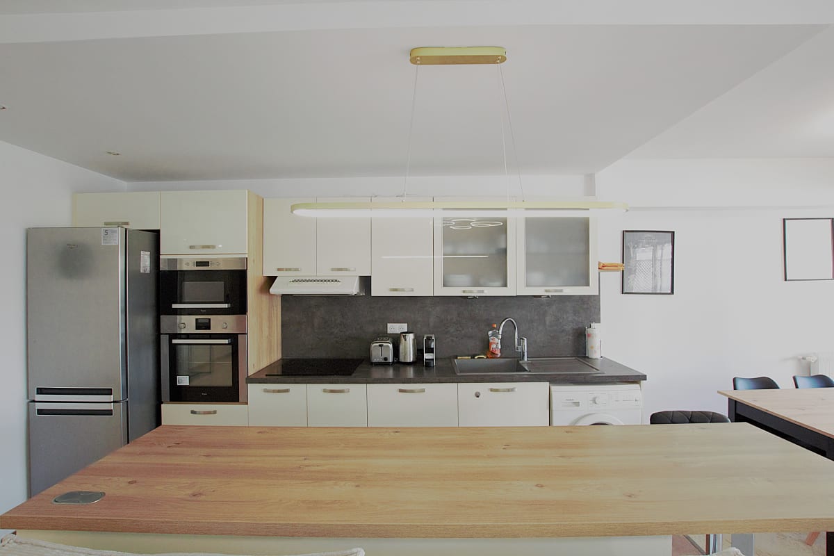 Appartement   Cannes Palm Beach - Appartement entièrement équipé - 2 chambres et terrasse