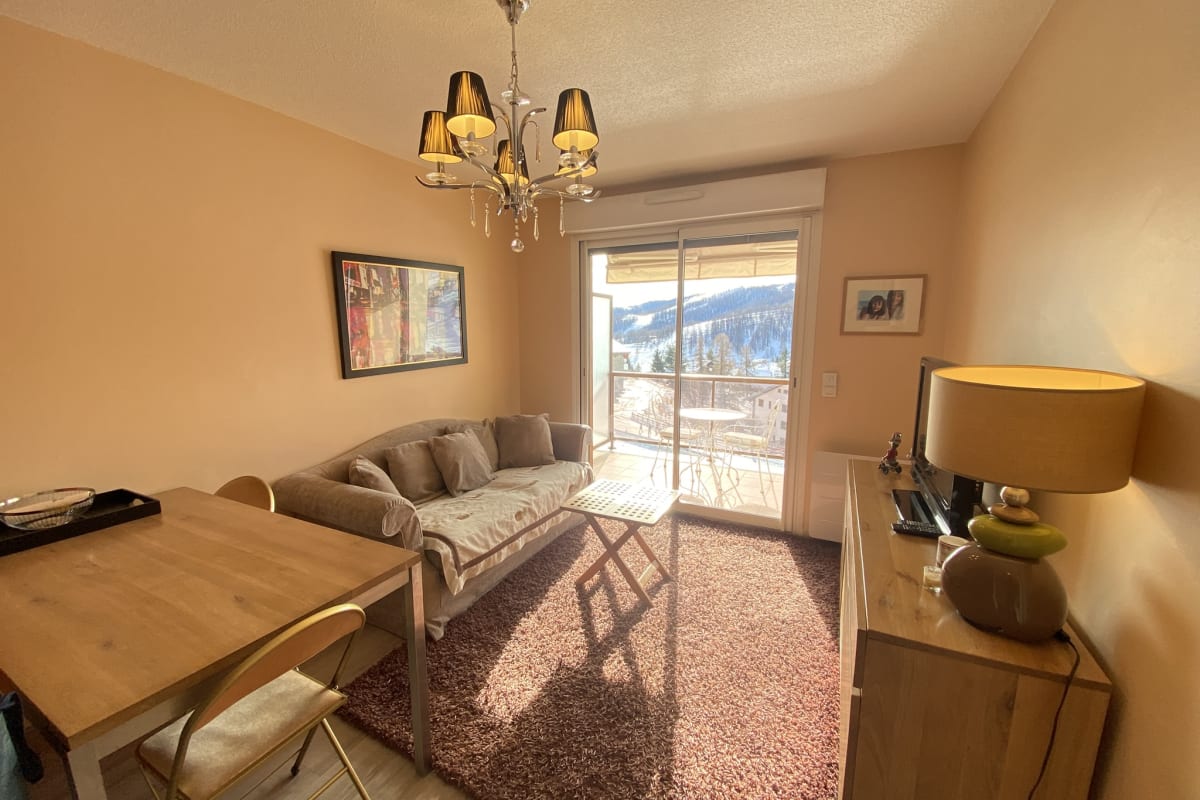 06CL : Bel appartement avec terrasse et garage